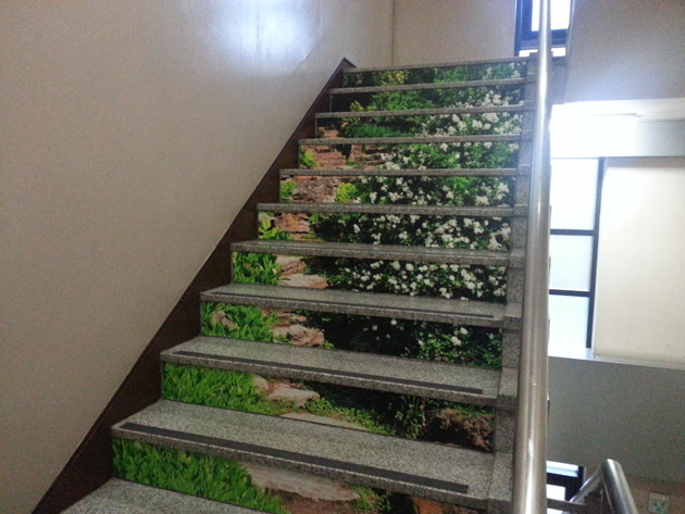 이미지표현-계단표찰광고(포맥스2T, 실사출력, 양면테이프, 실리콘 별도)900x100mm-5장이상/계단부착광고/-10,000원