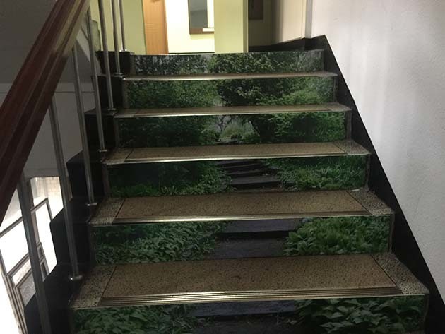 한국철도신호기술협회-연결이미지, 부착시공 (포맥스2T, 실사출력, 양면테이프, 실리콘 별도)950x100mm-5장이상/계단부착광고/-11,000원